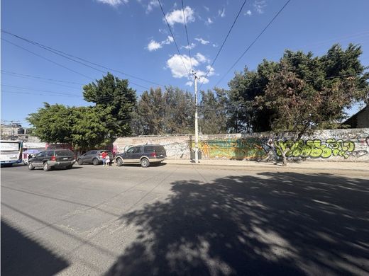 Land in Santiago de Querétaro, Querétaro