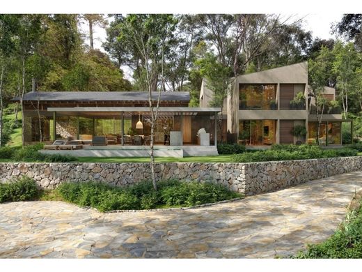 Residential complexes in Valle de Bravo, Estado de México