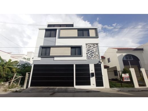 منزل ﻓﻲ بلايا ديل كارمن
, Solidaridad