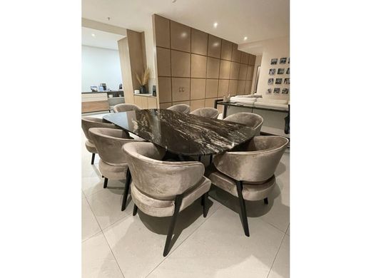 아파트 / San Pedro, China