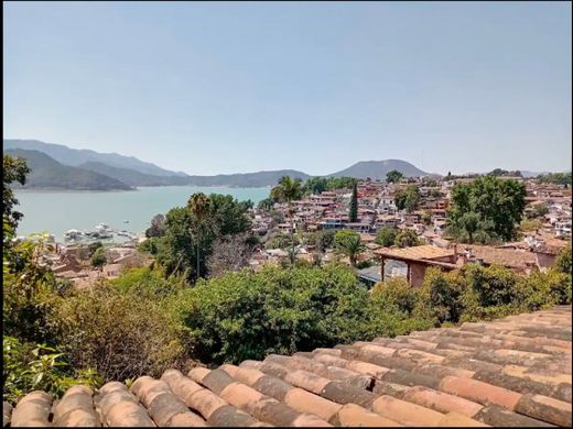 منزل ريفي ﻓﻲ Valle de Bravo, Estado de México