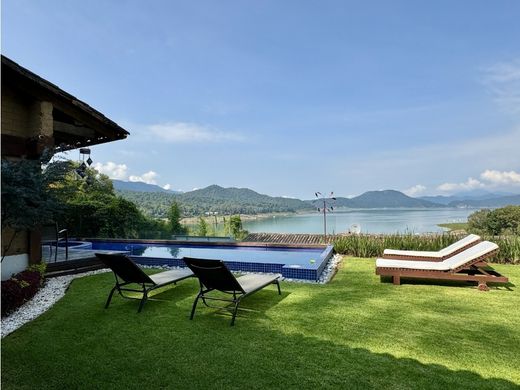 Luxury home in Valle de Bravo, Estado de México