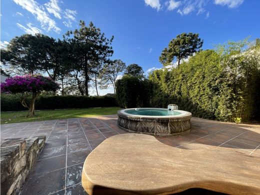 Luksusowy dom w Valle de Bravo, Estado de México