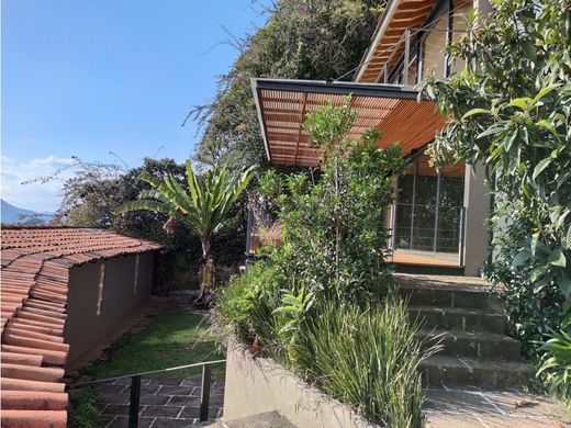 Residential complexes in Valle de Bravo, Estado de México