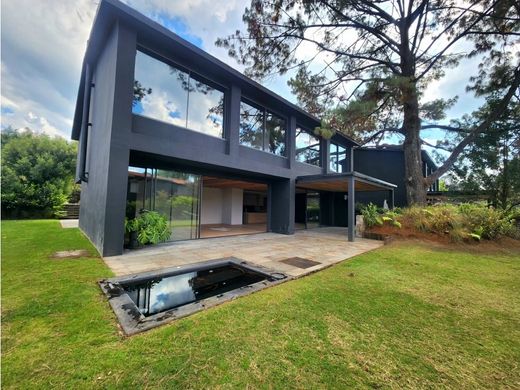 豪宅  Valle de Bravo, 墨西哥州