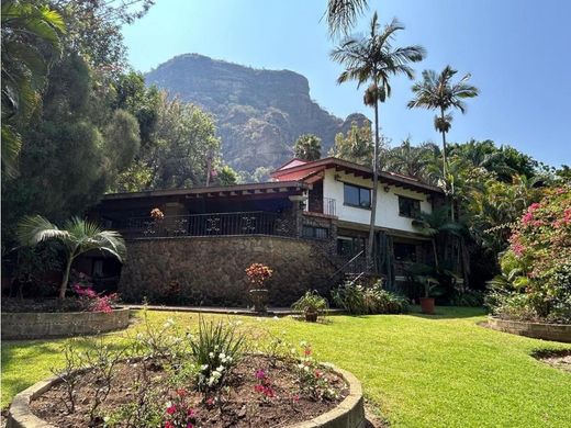 Farmhouse in Tepoztlán, Morelos