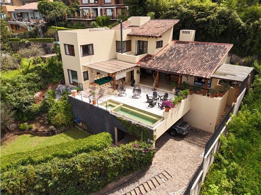 Luxury home in Valle de Bravo, Estado de México