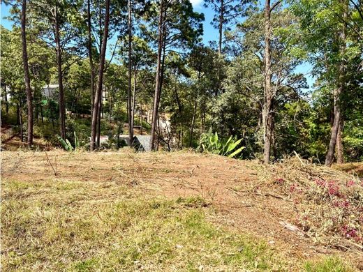 Land in Valle de Bravo, Estado de México