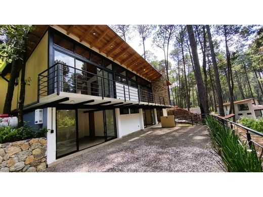 منزل ﻓﻲ Valle de Bravo, Estado de México