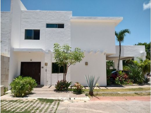 Residential complexes in Colonia Benito Juárez, Villa de Tezontepec