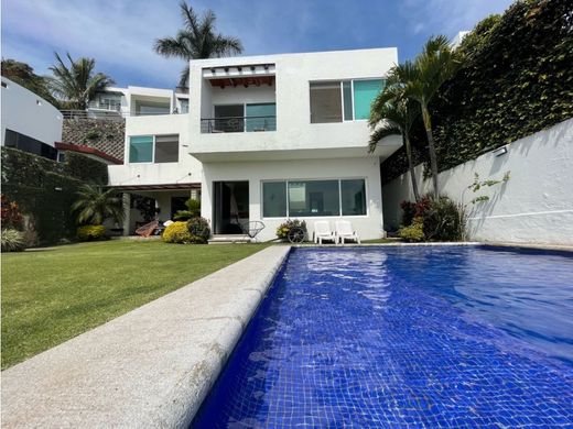Casa de lujo en Lomas de Ahuatepec, Cuernavaca