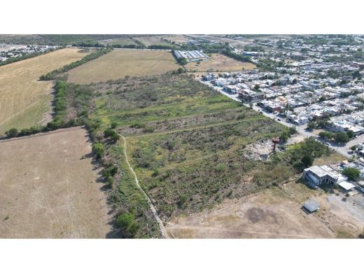 Grond in Cadereyta Jiménez, Nuevo León