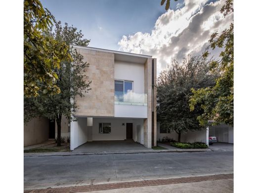 منزل ﻓﻲ San Pedro, China