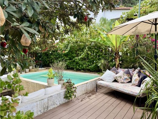 Residential complexes in Valle de Bravo, Estado de México