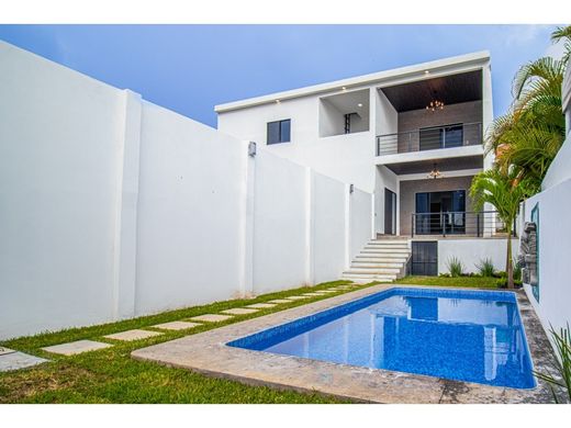 Luxus-Haus in Temixco, Morelos