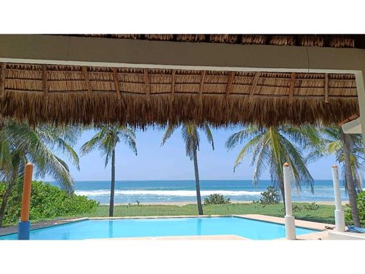 Πολυτελή κατοικία σε Puerto Escondido, San Pedro Mixtepec -Dto. 22 -