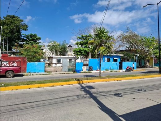 Grond in Playa del Carmen, Solidaridad