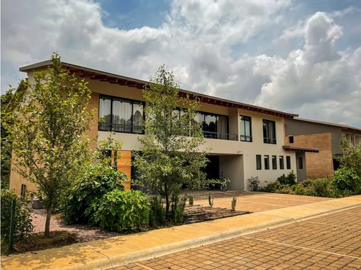 Luxus-Haus in Valle de Bravo, México (Bundesstaat)
