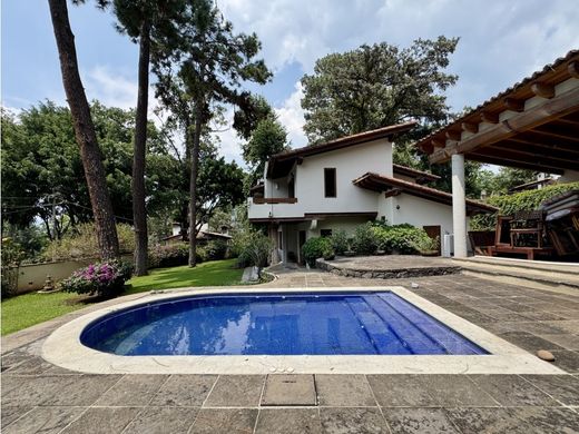 豪宅  Valle de Bravo, 墨西哥州