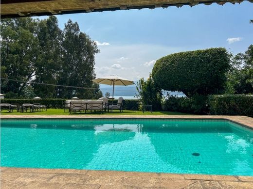 Valle de Bravo, メヒコ州のアパートメント・コンプレックス