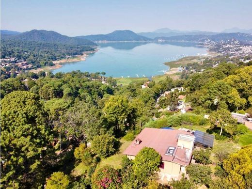 Teren w Valle de Bravo, Estado de México