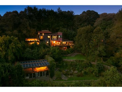 Farmhouse in Valle de Bravo, Estado de México