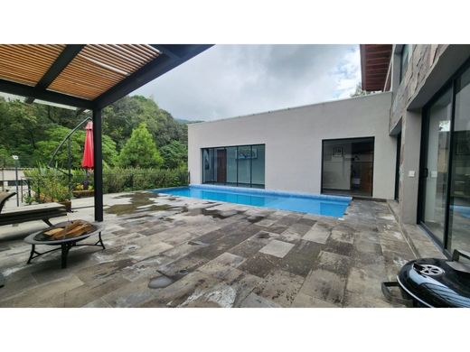 Luksusowy dom w Valle de Bravo, Estado de México