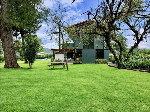 Residential complexes in Valle de Bravo, Estado de México