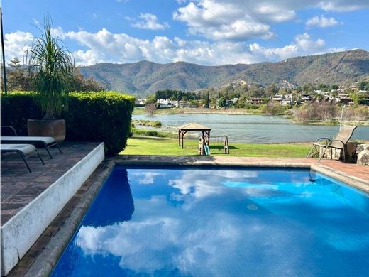 Casa de lujo en Valle de Bravo, Estado de México
