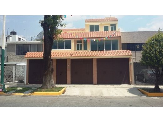 Naucalpan de Juárez, メヒコ州の高級住宅