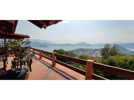 Luxury home in Valle de Bravo, Estado de México