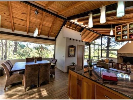 Complexes résidentiels à Valle de Bravo, Estado de México