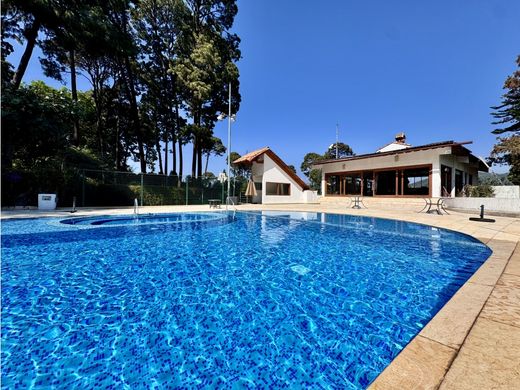 Residential complexes in Valle de Bravo, Estado de México