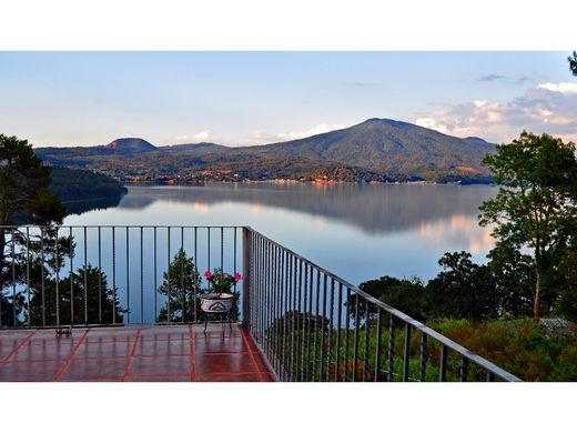 Country House in Santa Clara del Cobre, Salvador Escalante