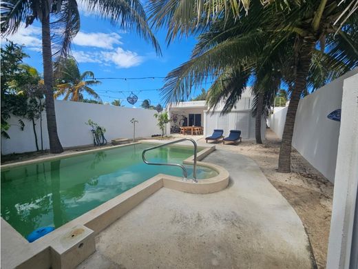 Luksusowy dom w Chelem, Progreso