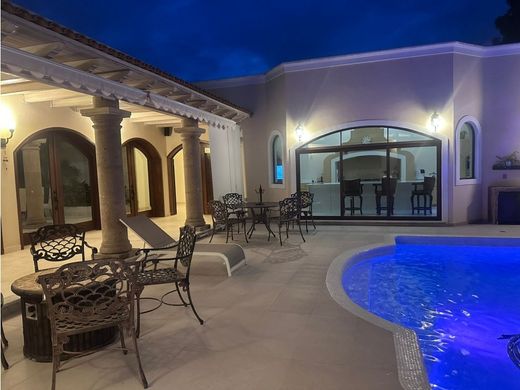 Luxury home for sale in Colima