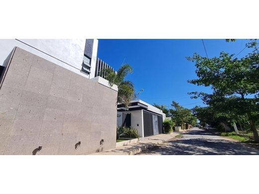 Luxe woning in Cholul, Campeche