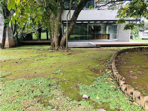 Complesso residenziale a Valle de Bravo, Messico (stato federato)