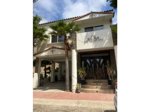 Элитный дом, Ensenada, Estado de Baja California