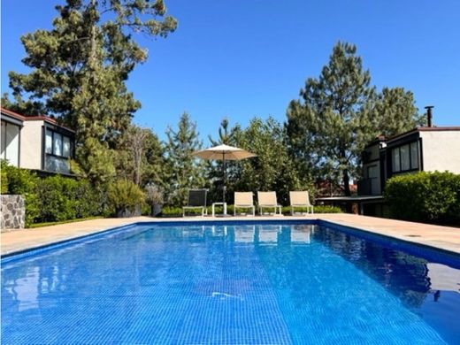 Residential complexes in Valle de Bravo, Estado de México