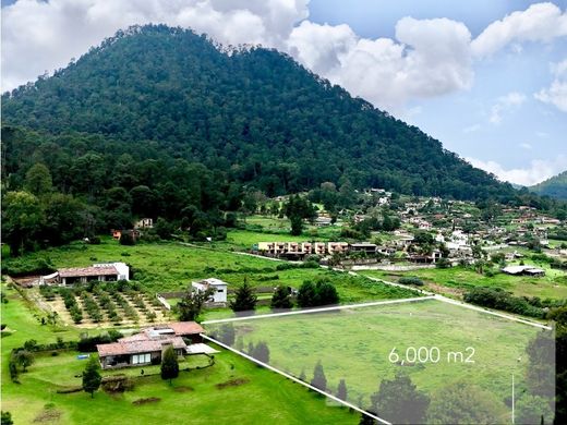 أرض ﻓﻲ Valle de Bravo, Estado de México