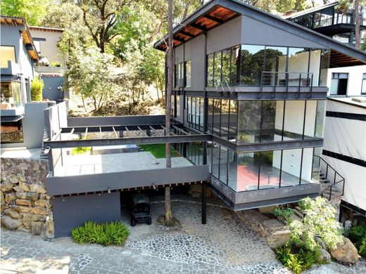 Valle de Bravo, メヒコ州の高級住宅