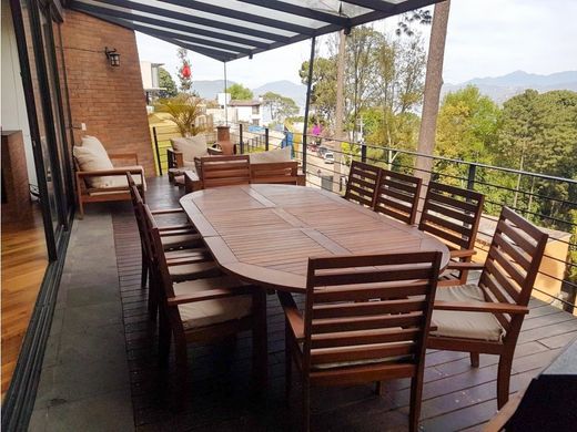 Residential complexes in Valle de Bravo, Estado de México