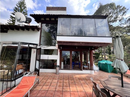 Casa de lujo en Valle de Bravo, Estado de México