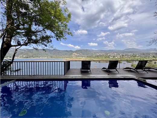 Luxury home in Valle de Bravo, Estado de México