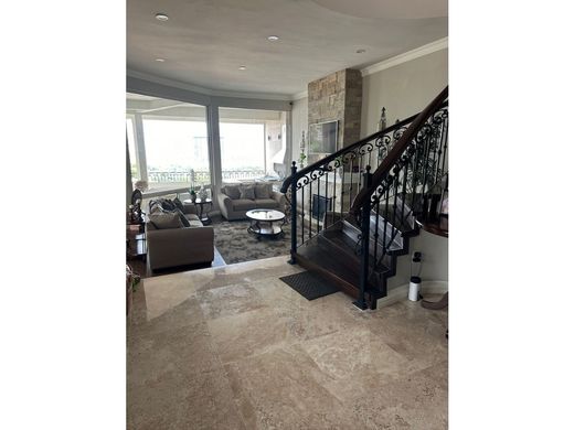 Casa de lujo en San Nicolás de los Garza, Estado de Nuevo León