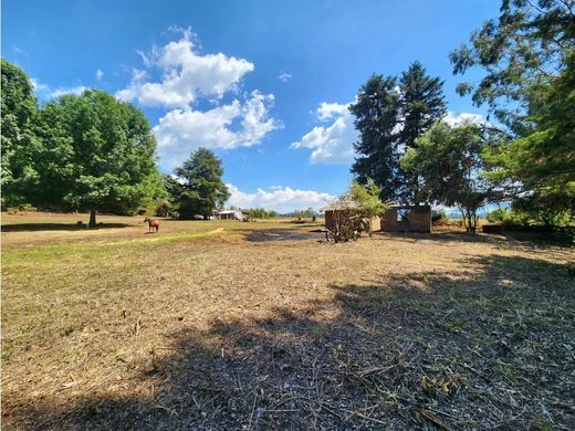 Terreno en Valle de Bravo, Estado de México