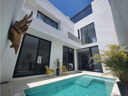 호화 저택 / Chicxulub Pueblo, Estado de Yucatán