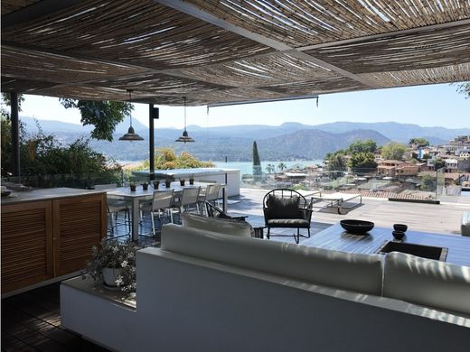 Luxury home in Valle de Bravo, Estado de México