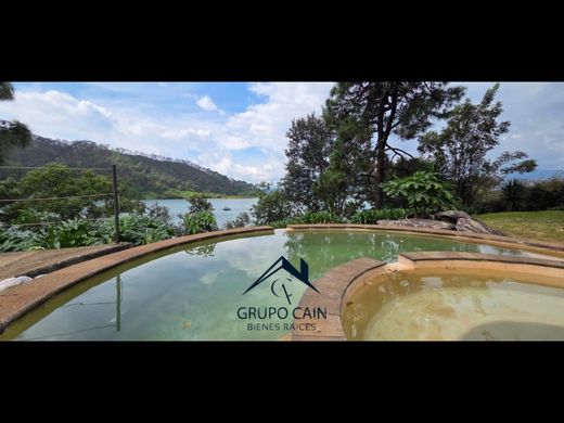 منزل ﻓﻲ Valle de Bravo, Estado de México